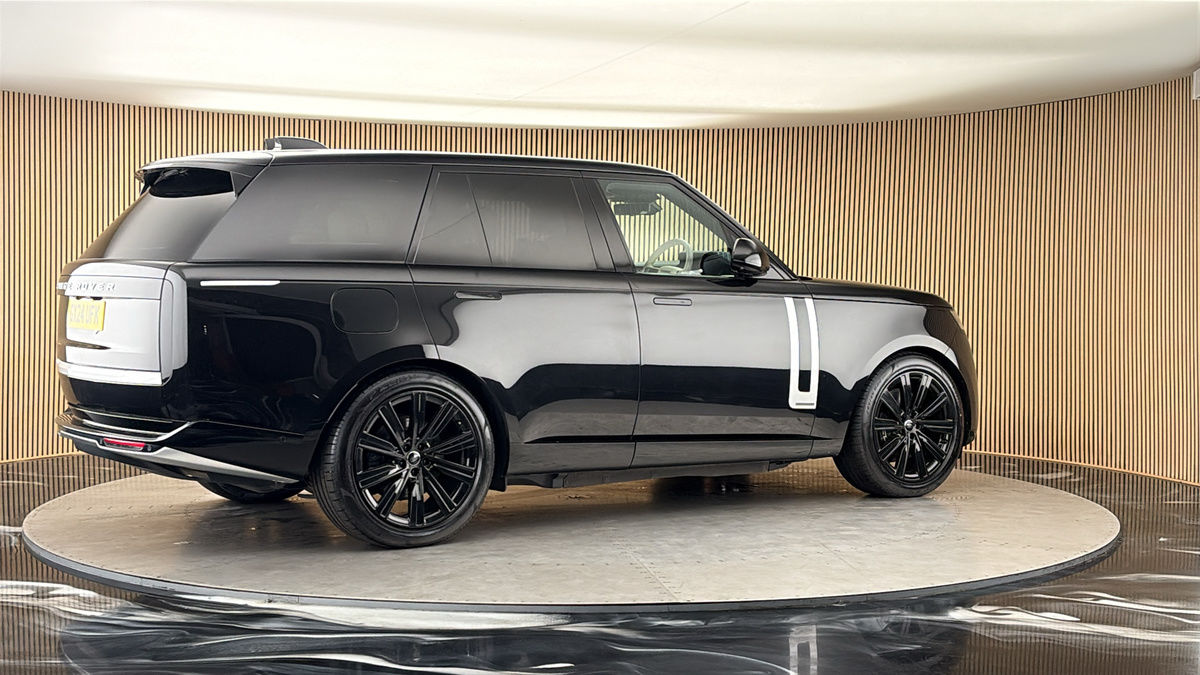 More views of Land Rover Range Rover