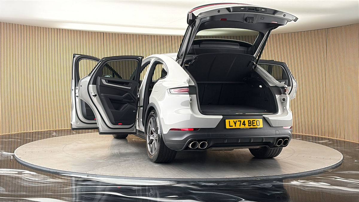 More views of Porsche Cayenne