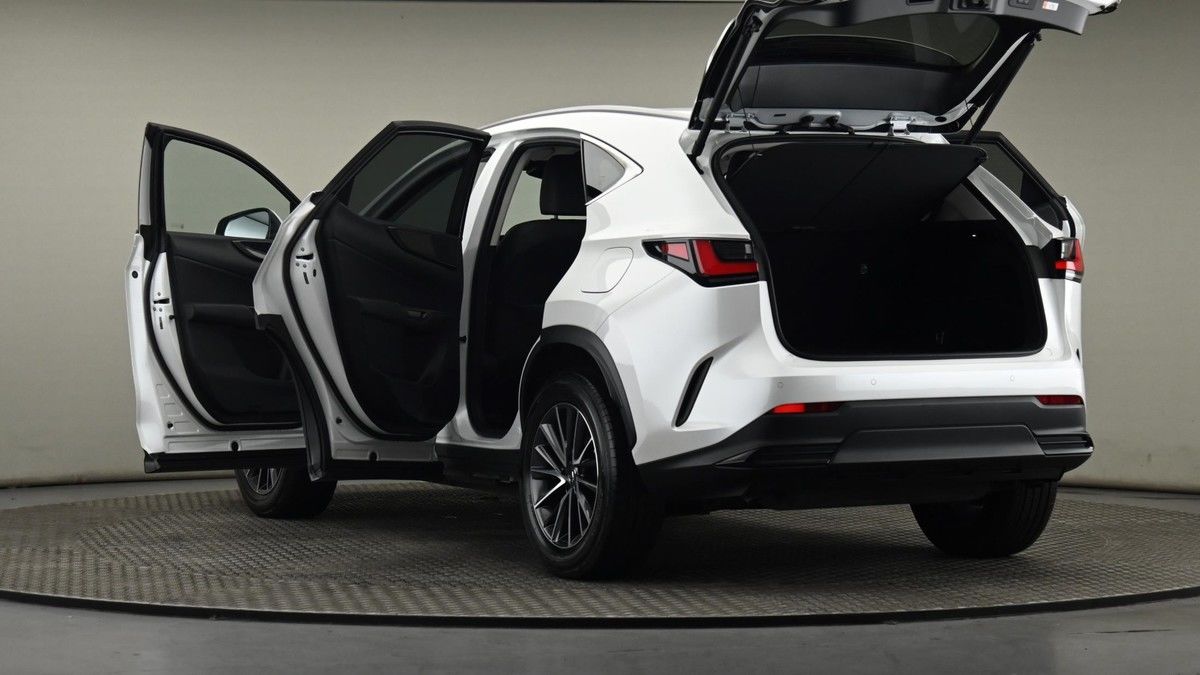 Lexus NX Image 29