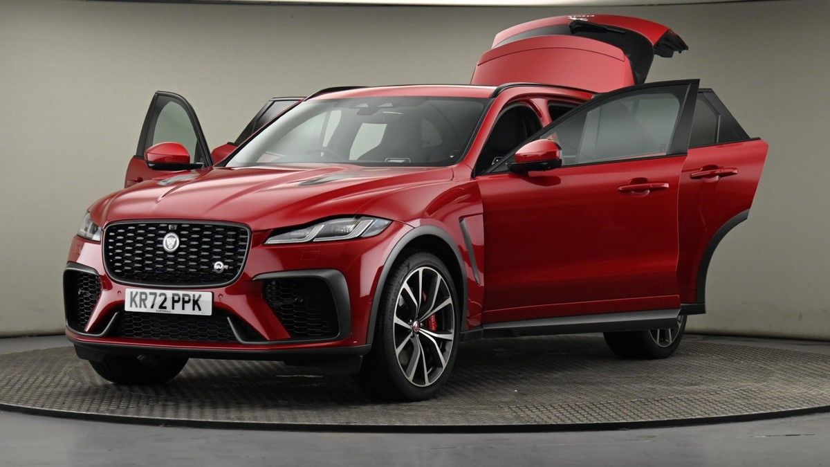 Jaguar F-PACE Image 28