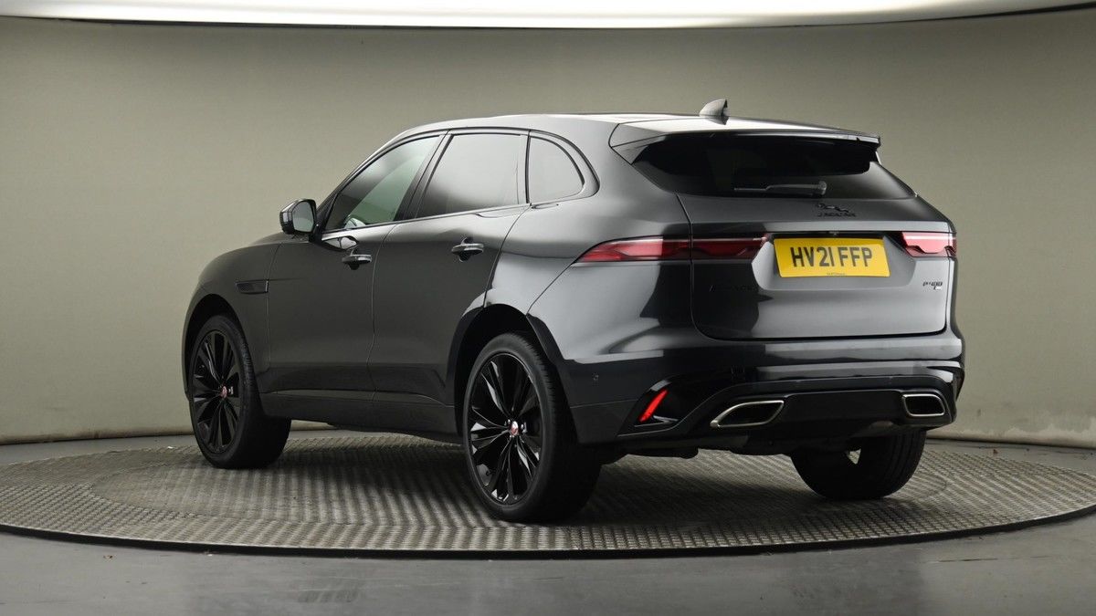 Jaguar F-PACE Image 28