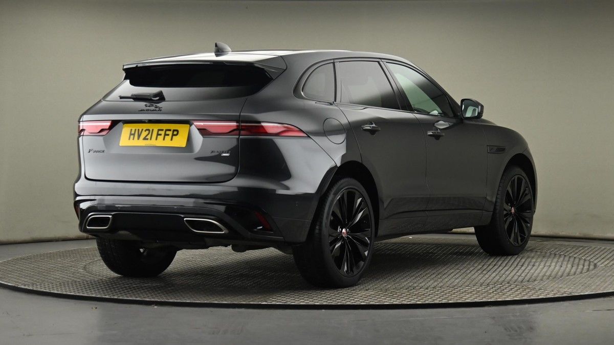 Jaguar F-PACE Image 29
