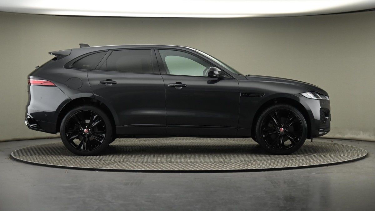 Jaguar F-PACE Image 5