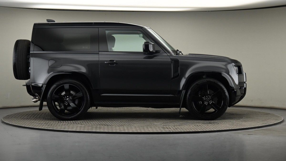 Land Rover Defender 90 Image 27