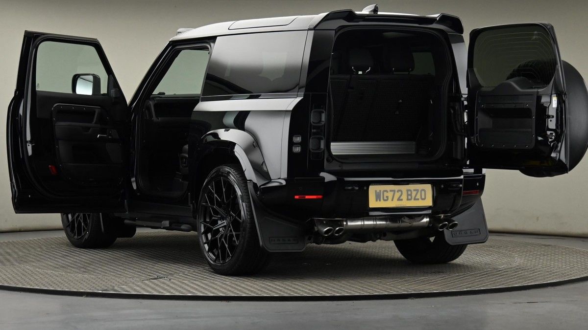 Land Rover Defender 90 Urban Image 29