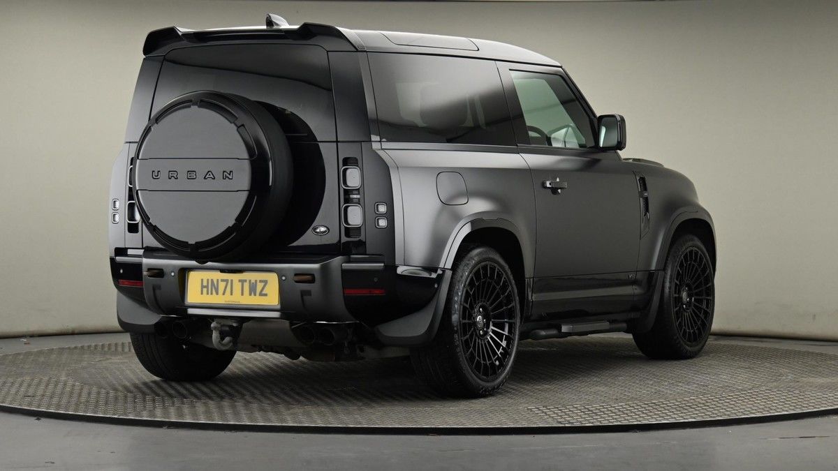 Land Rover Defender 90 Urban Image 26