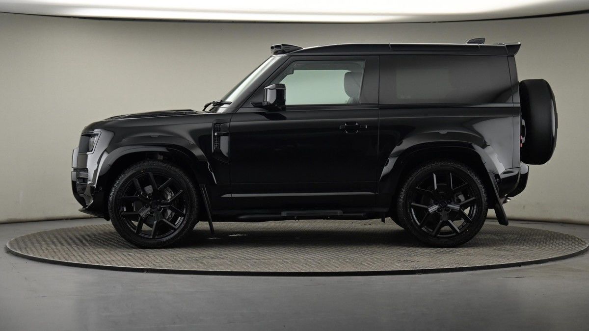 Land Rover Defender 90 Urban Image 23