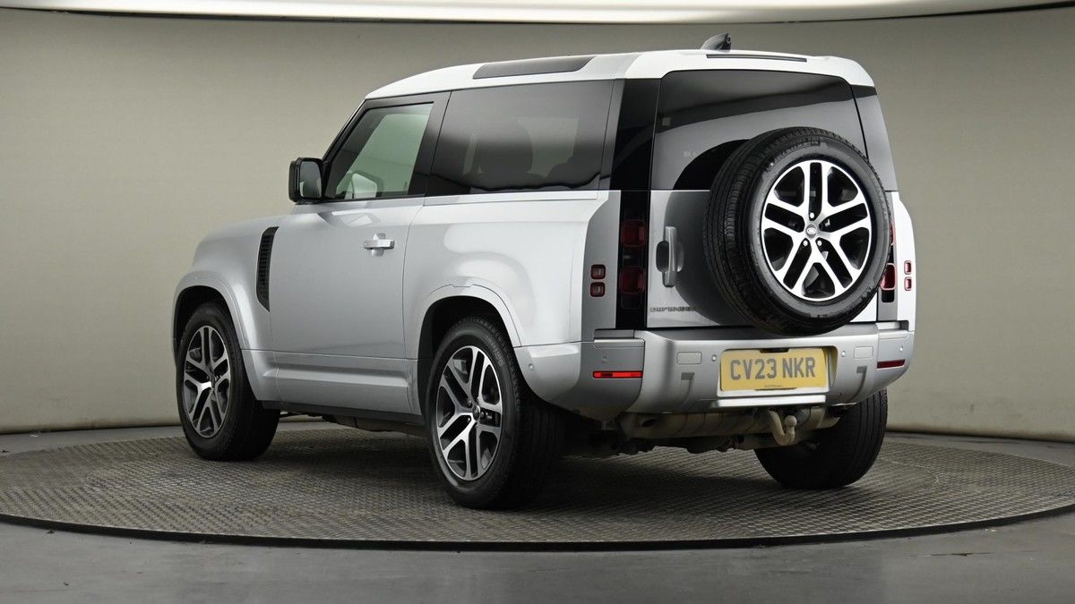 Land Rover Defender 90 Image 24