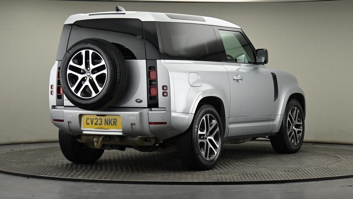 Land Rover Defender 90 Image 26