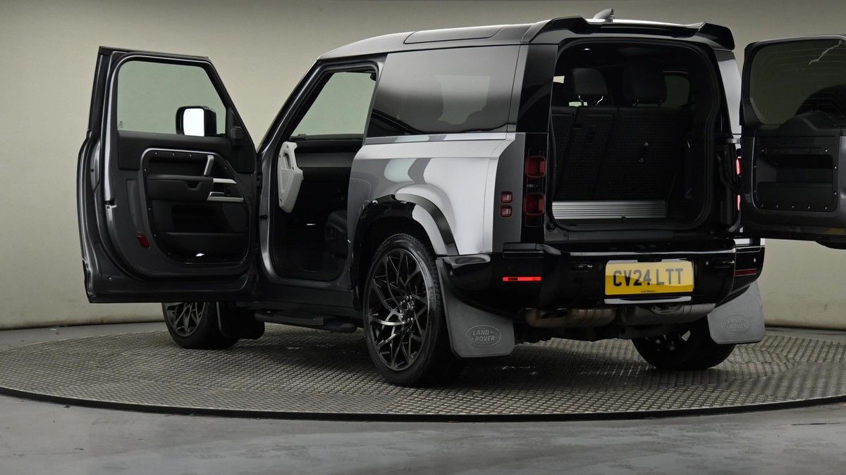 Land Rover Defender 90 Image 29