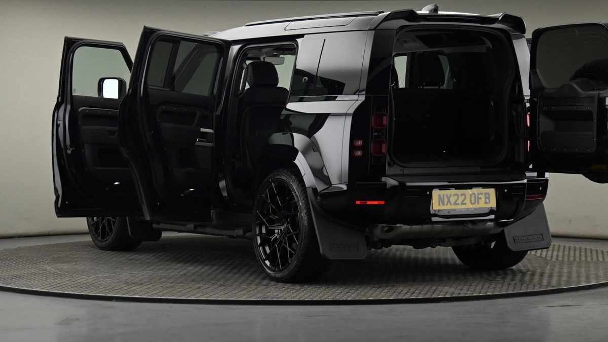 Land Rover Defender 110 Urban Image 29
