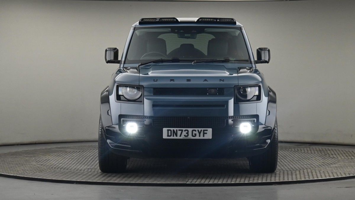 Land Rover Defender 110 Urban Image 21