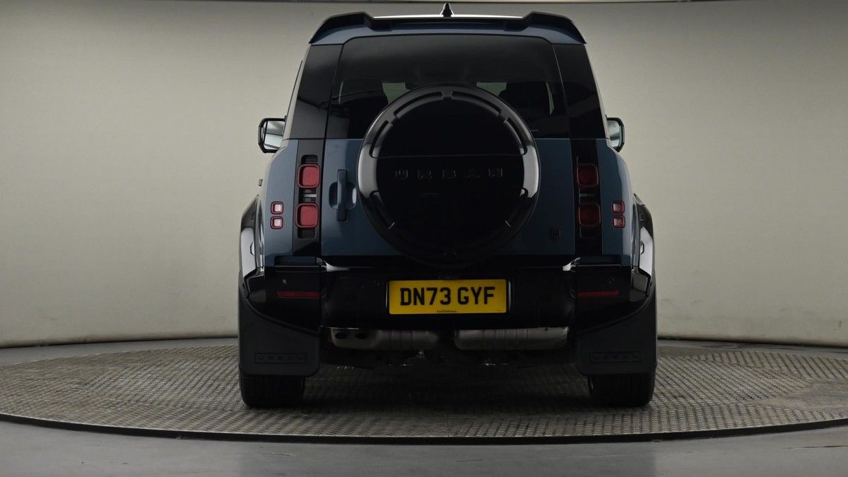 Land Rover Defender 110 Urban Image 25