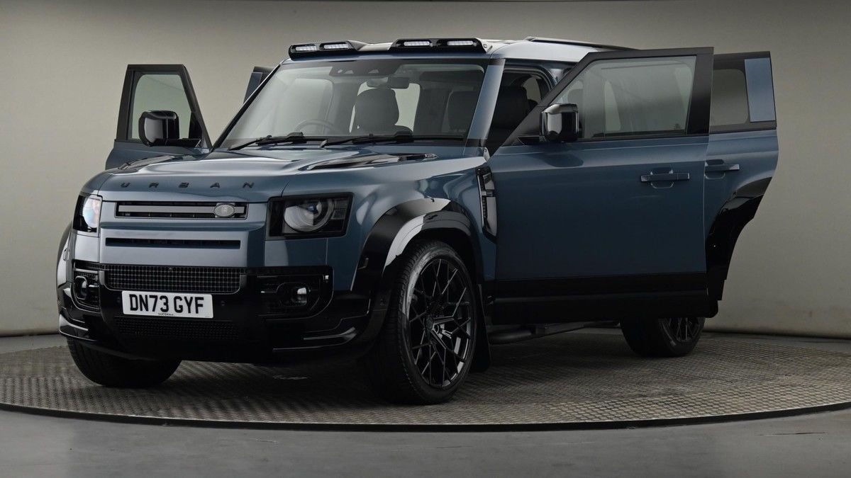 Land Rover Defender 110 Urban Image 28
