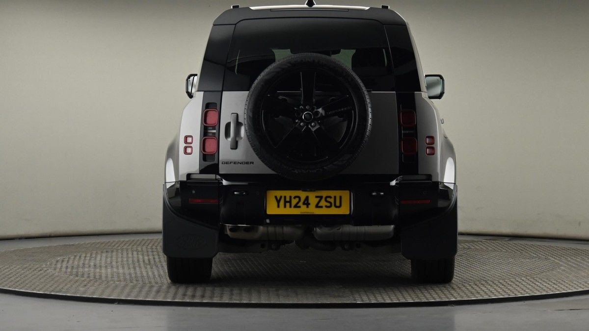 Land Rover Defender 110 Urban Image 25