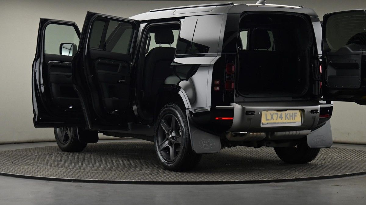 Land Rover Defender 110 Urban Image 29