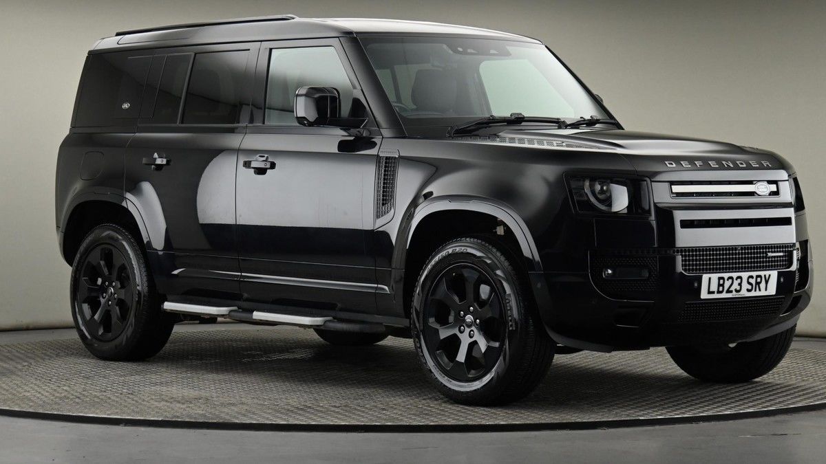Land Rover Defender 110 Image 20