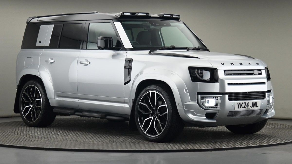 Land Rover Defender 110 Urban Image 20