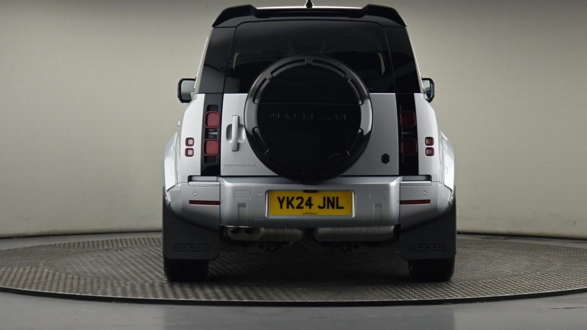 Land Rover Defender 110 Urban Image 25