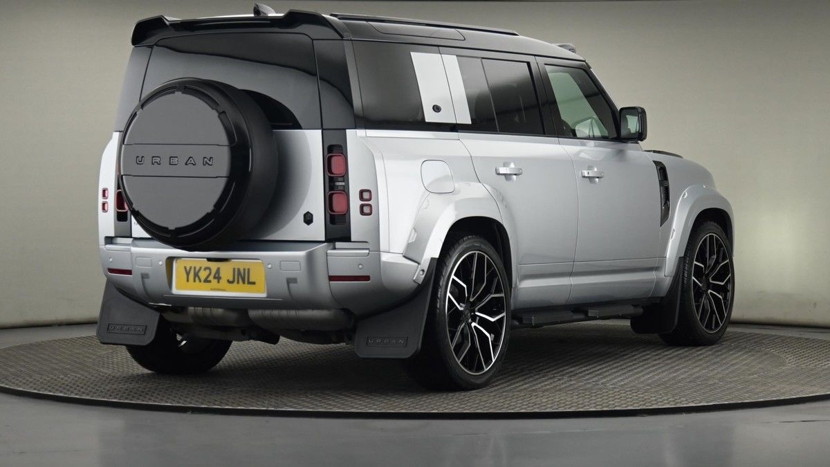 Land Rover Defender 110 Urban Image 26