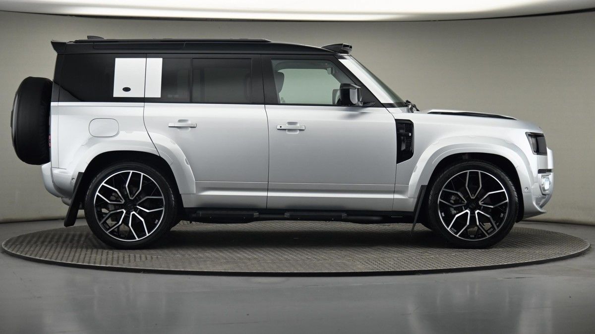 Land Rover Defender 110 Urban Image 27