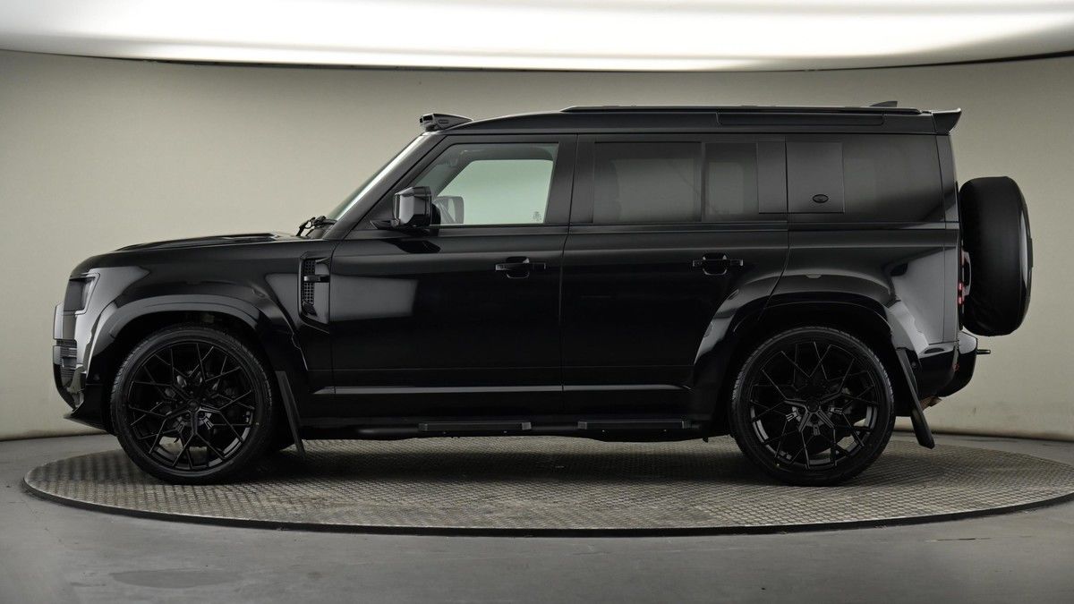 Land Rover Defender 110 Urban Image 23