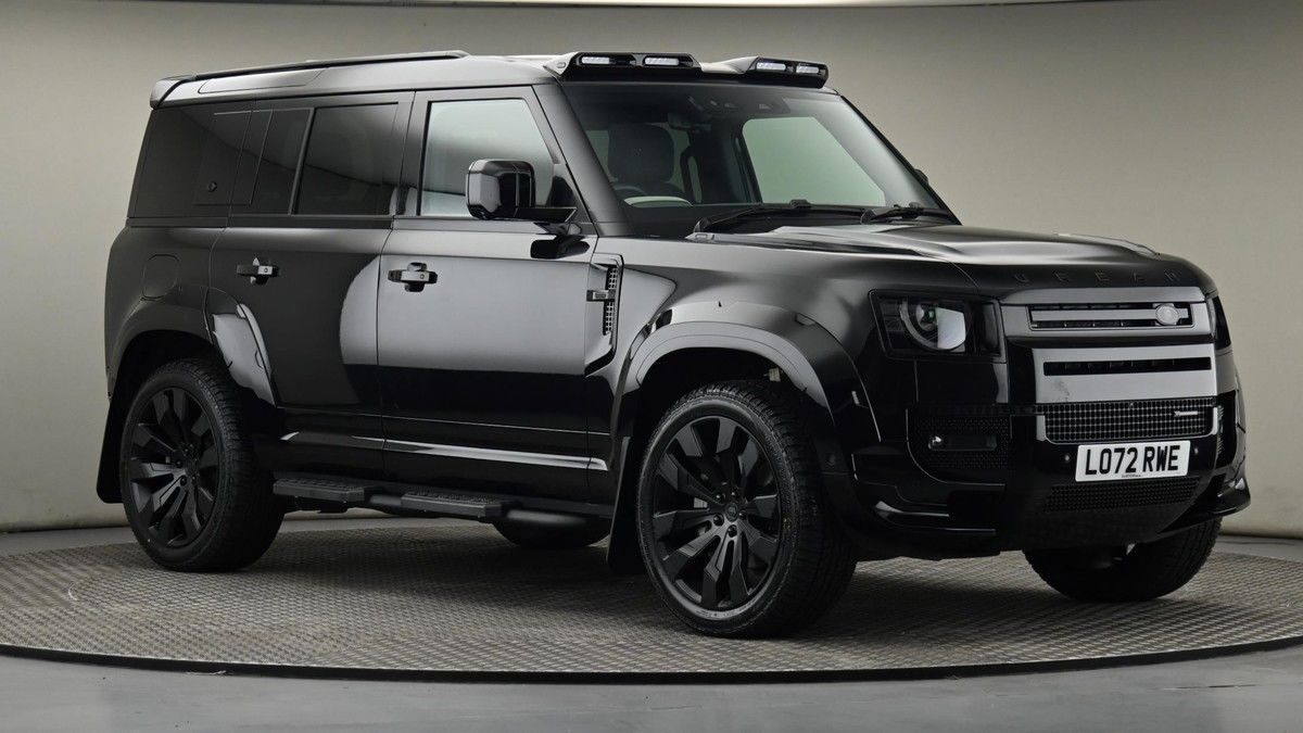 Land Rover Defender 110 Urban Image 20
