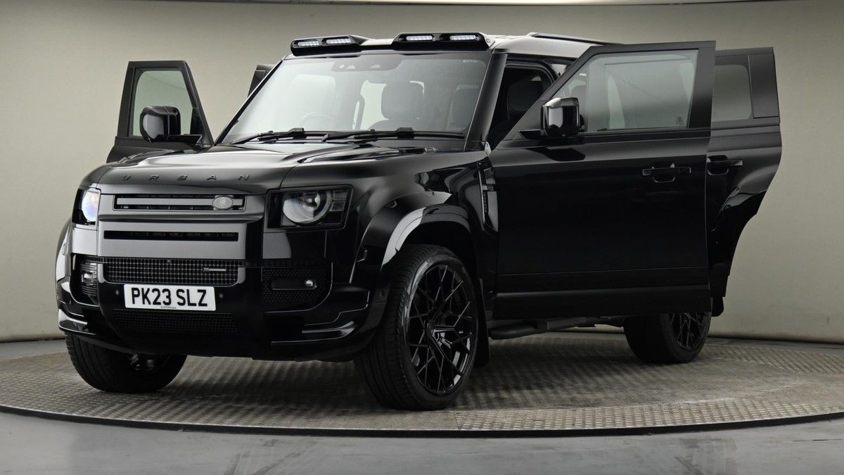 Land Rover Defender 110 Urban Image 28