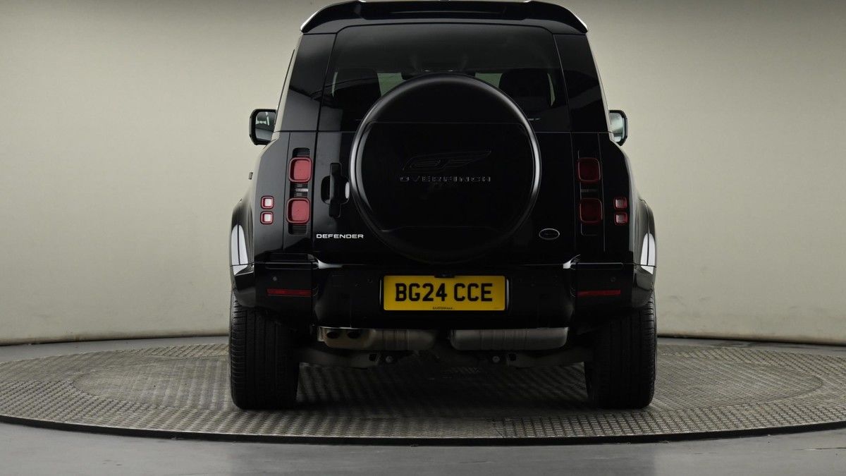 Land Rover Defender 110 Image 25
