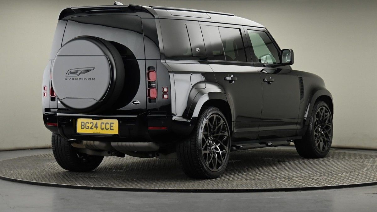 Land Rover Defender 110 Image 26
