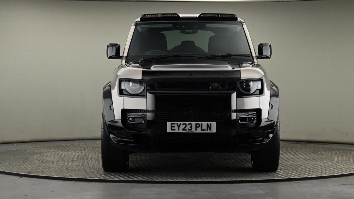 Land Rover Defender 110 Urban Image 21
