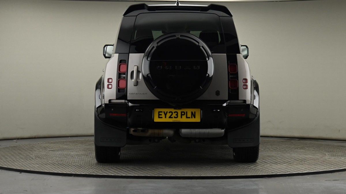 Land Rover Defender 110 Urban Image 25