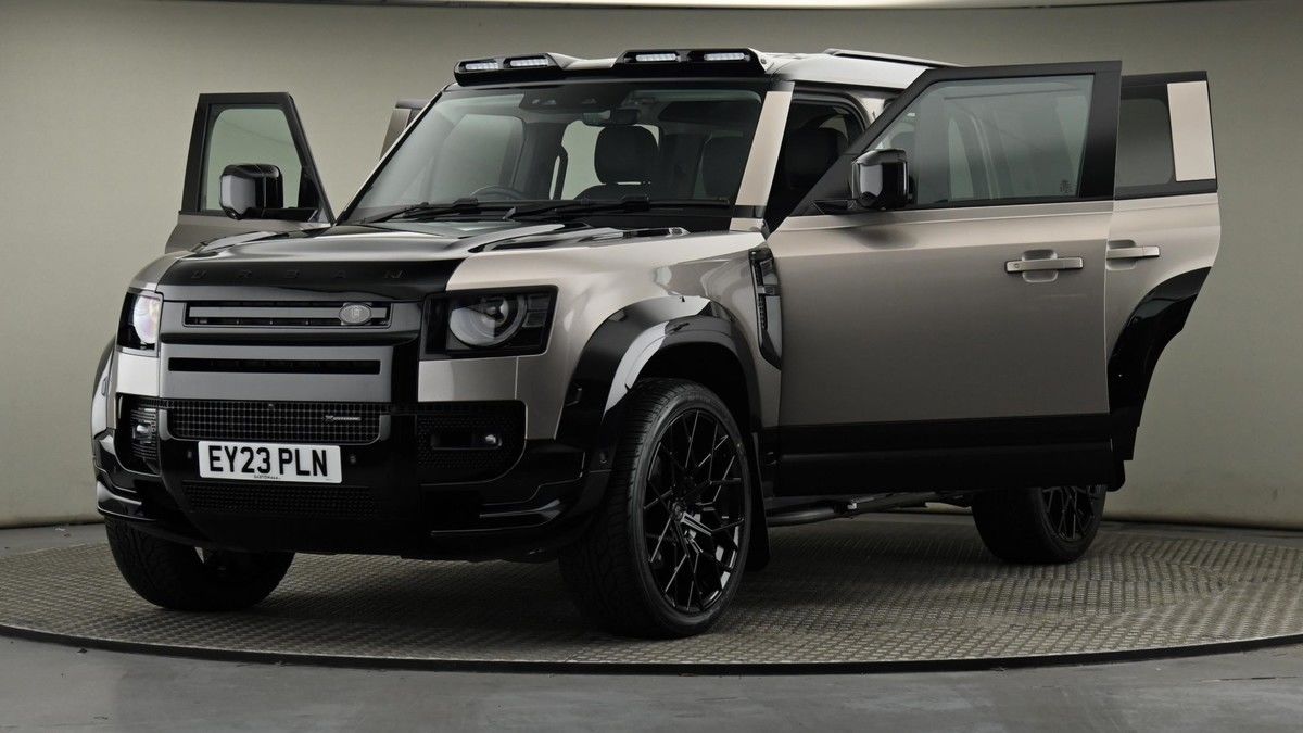 Land Rover Defender 110 Urban Image 28