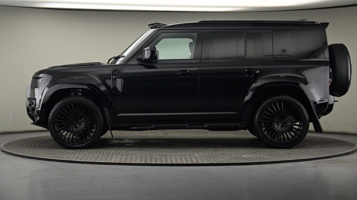 Land Rover Defender 110 Urban Image 23
