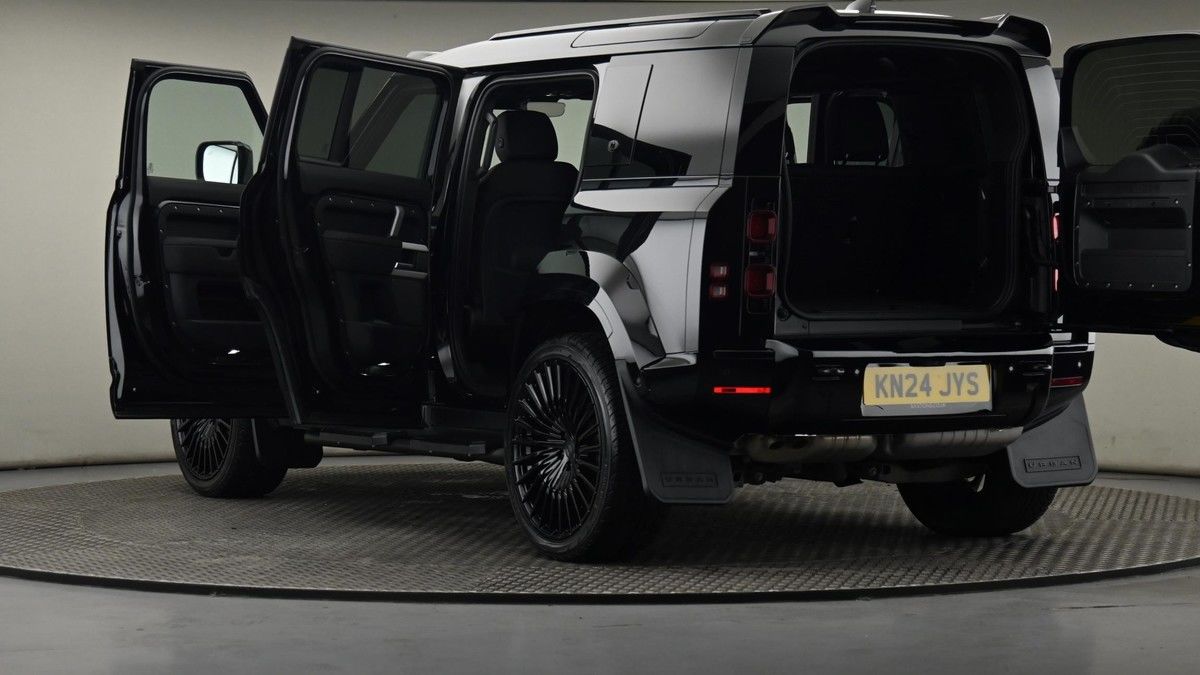 Land Rover Defender 110 Urban Image 29