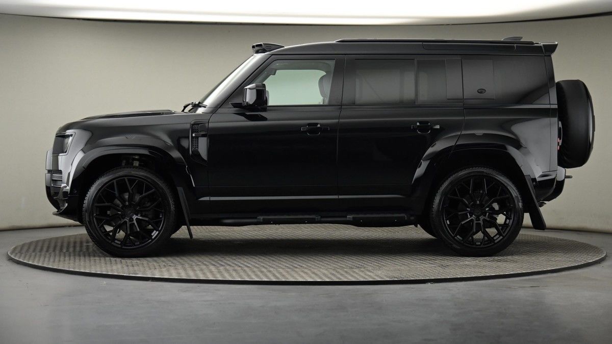 Land Rover Defender 110 Urban Image 23