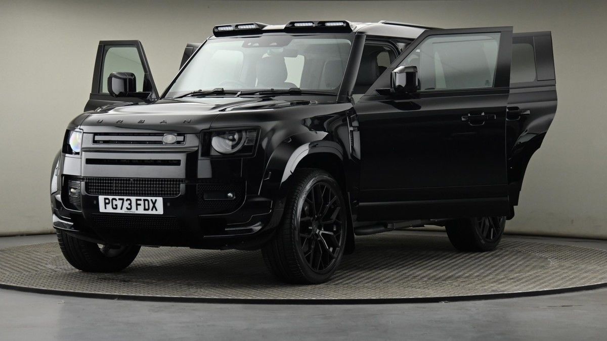Land Rover Defender 110 Urban Image 28