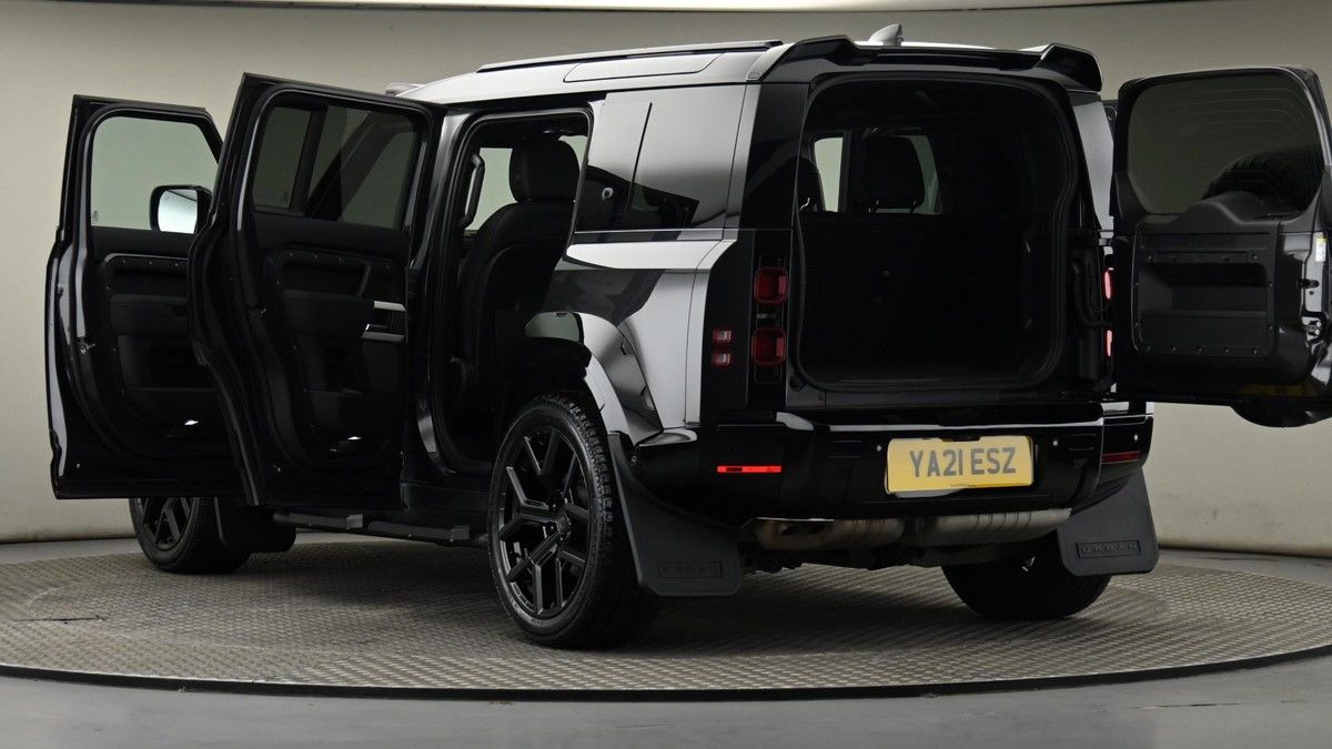 Land Rover Defender 110 Urban Image 29