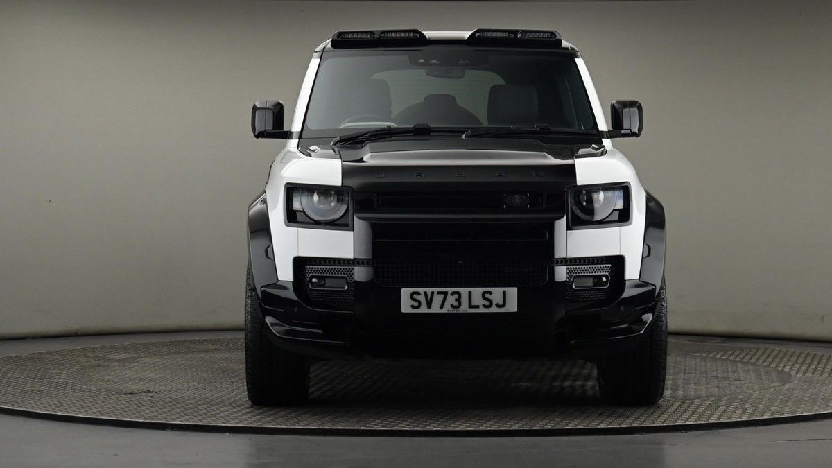 Land Rover Defender 110 Urban Image 21