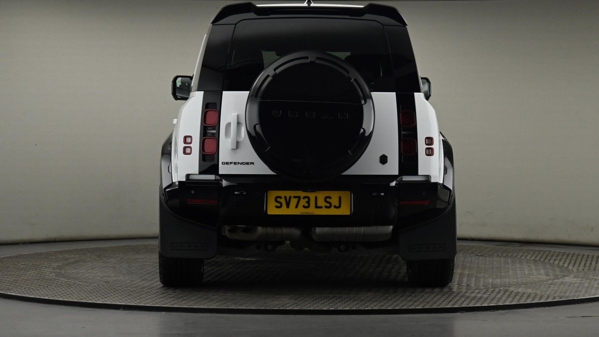 Land Rover Defender 110 Urban Image 25