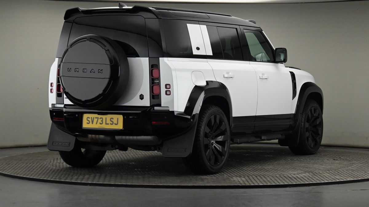 Land Rover Defender 110 Urban Image 26