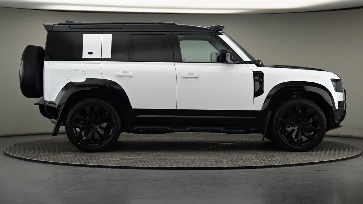 Land Rover Defender 110 Urban Image 27