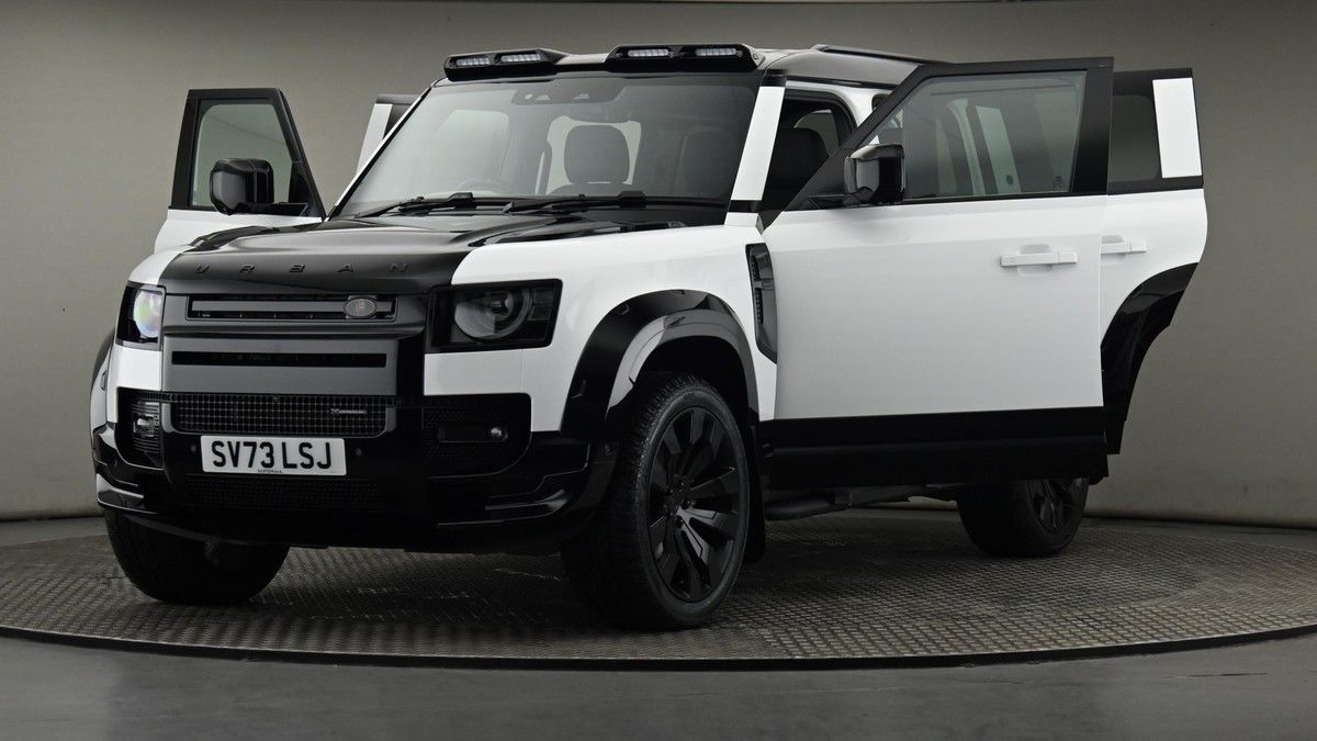 Land Rover Defender 110 Urban Image 28