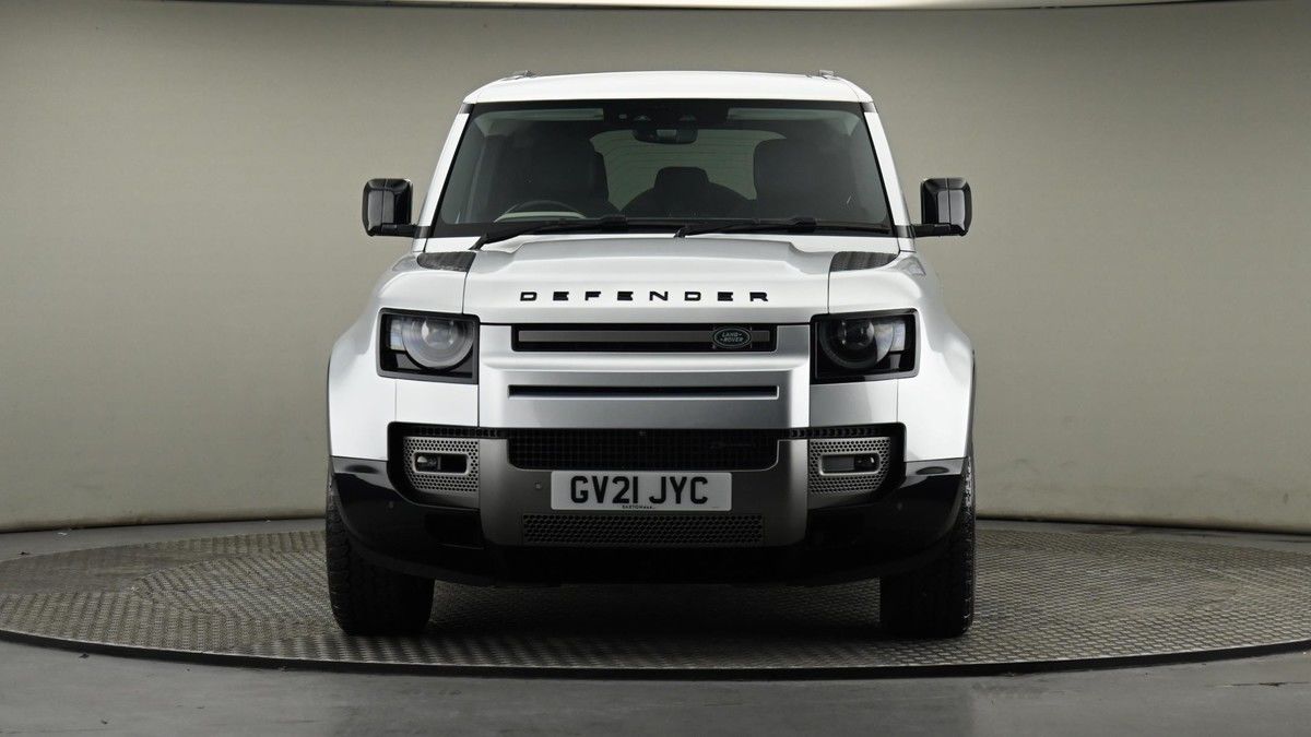 Land Rover Defender 110 Image 21