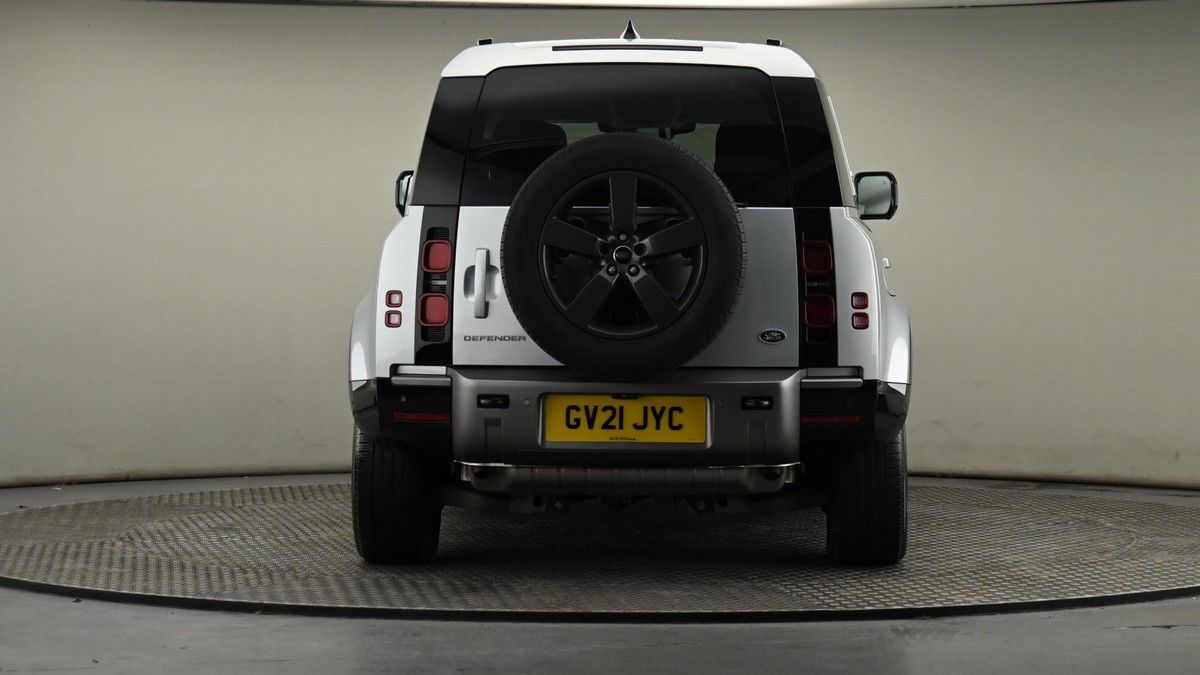 Land Rover Defender 110 Image 25