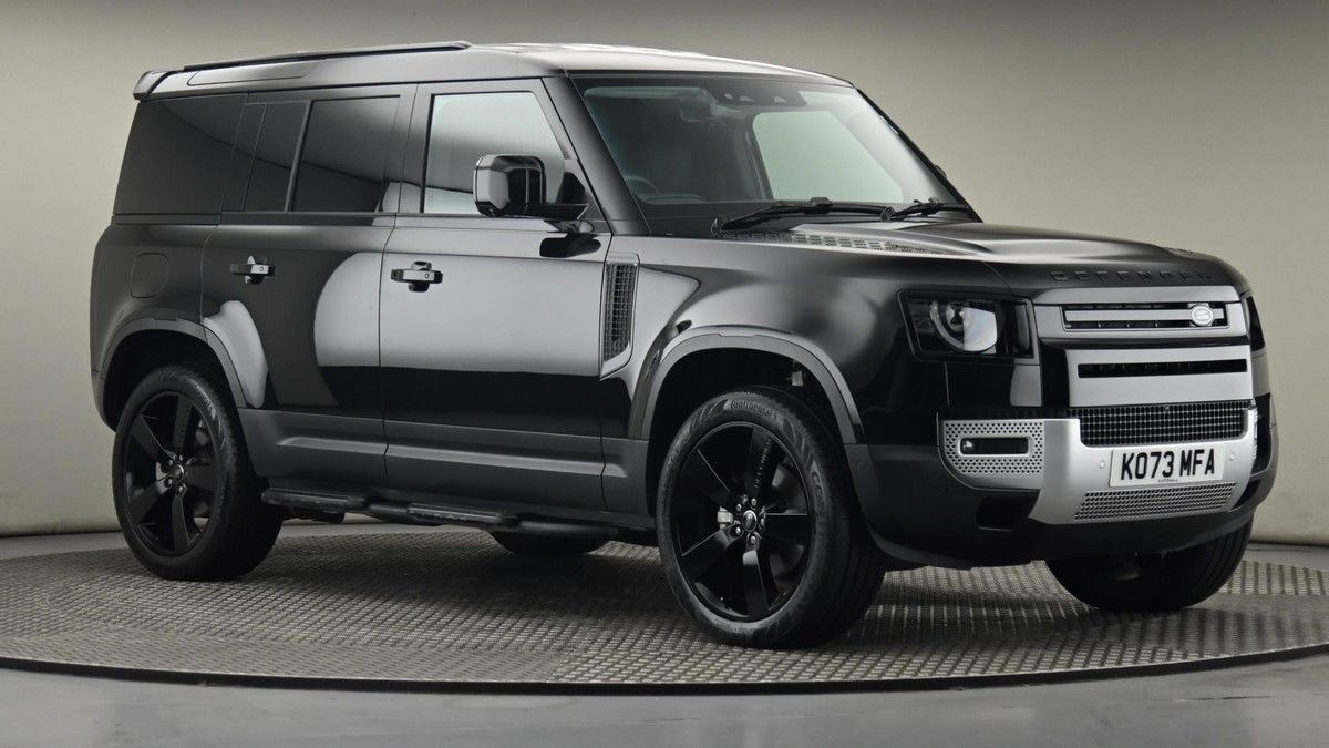 Land Rover Defender 110 Image 17