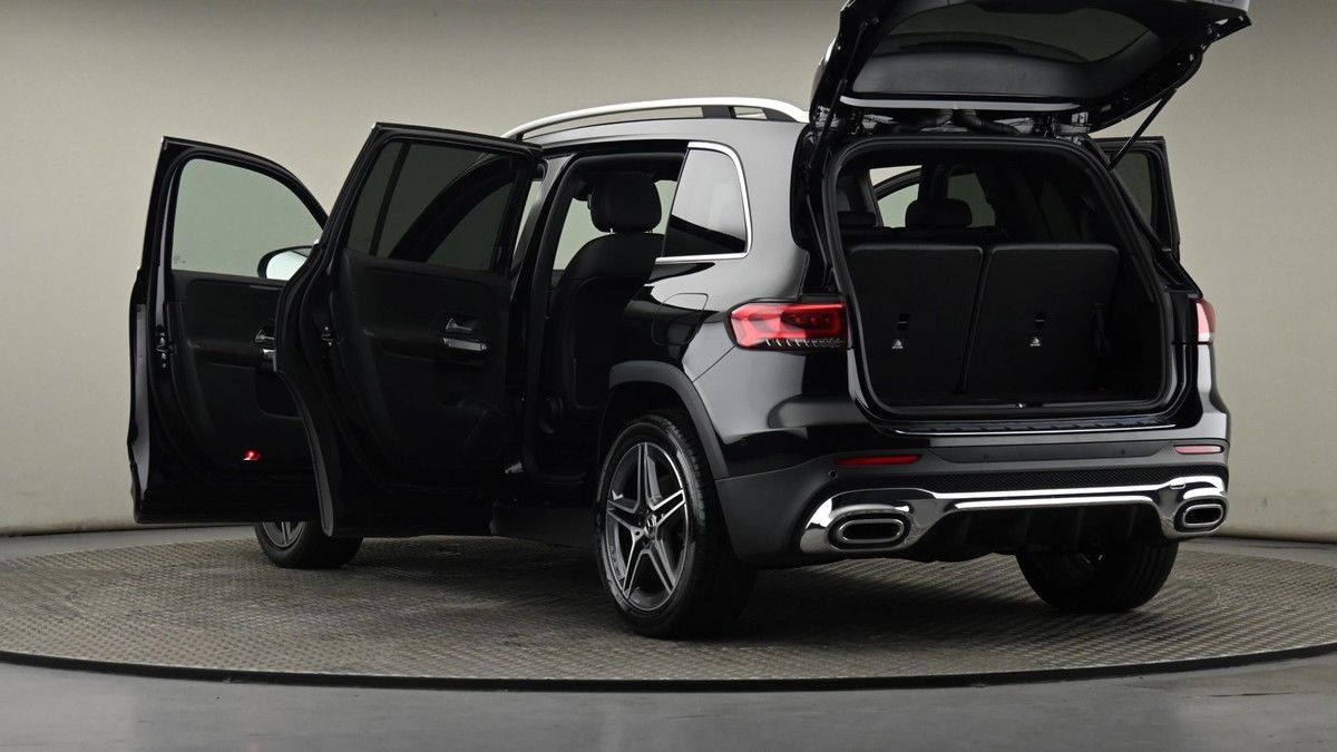 Mercedes-Benz GLB Image 29