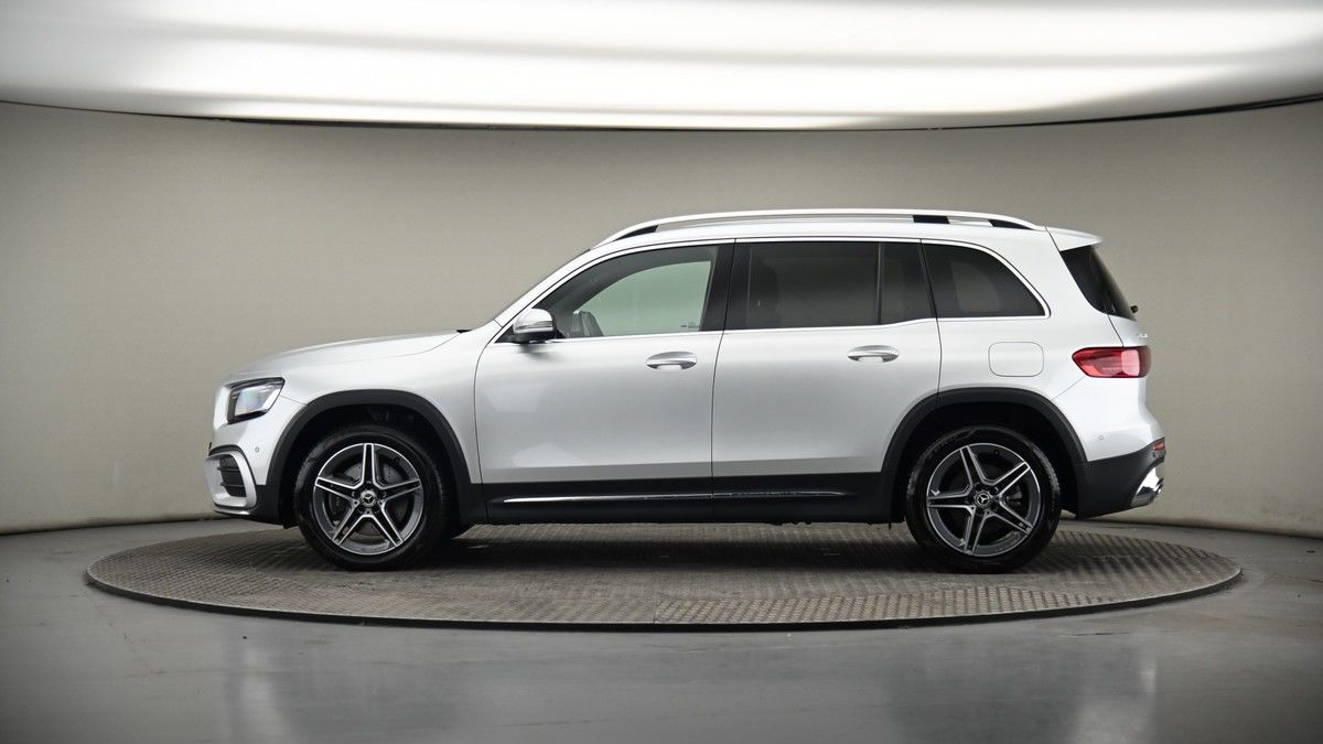 Mercedes-Benz GLB Image 23