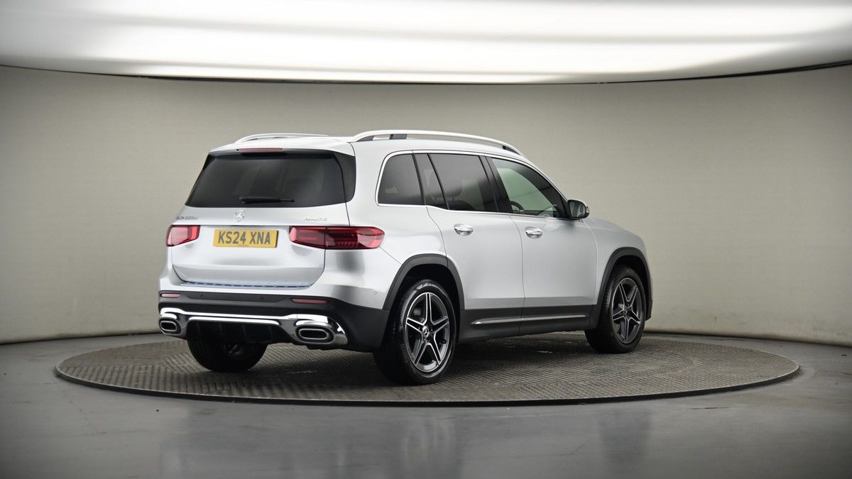 Mercedes-Benz GLB Image 26