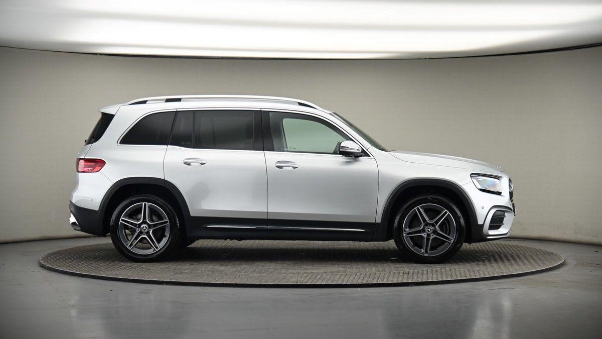 Mercedes-Benz GLB Image 27